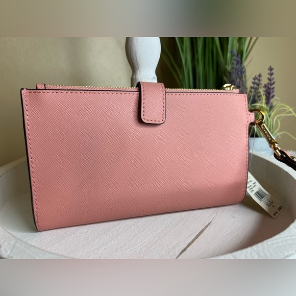 NWT - Michael Kors Wallet, Pink w/gold detail. - Picture 4 of 8